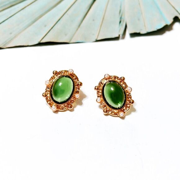 Green crystal stud earrings N325 - Picture 2 of 5